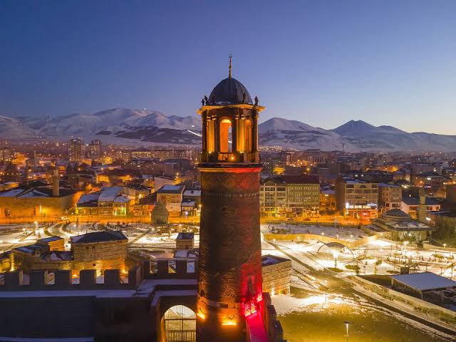 Erzurum – İstanbul Nakliye Fiyatı Ne Kadar? 2025 Güncel Bilgiler